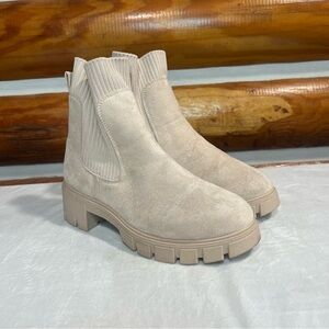 Forever 21 Beige Ankle‎ Booties